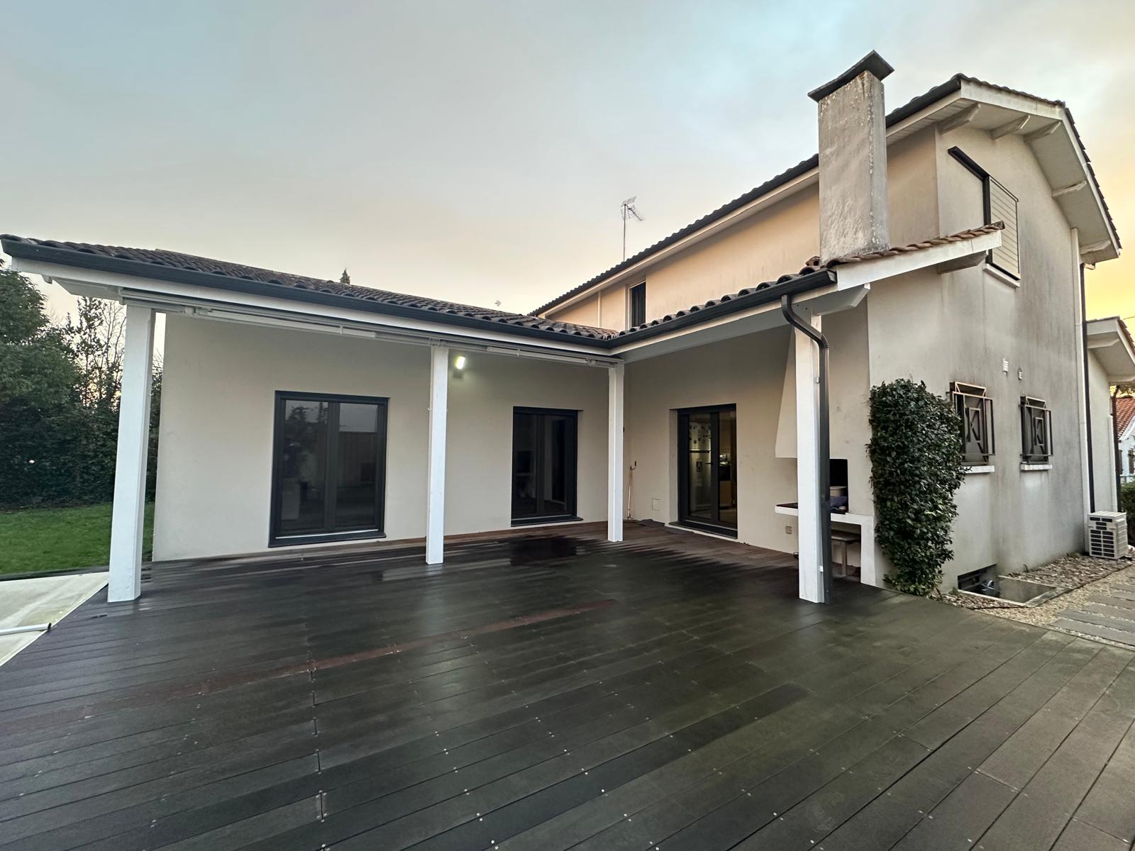 Ouverture de porteur et pose d’une baie coulissante 4,50m avec volet roulant + porte-fenêtre