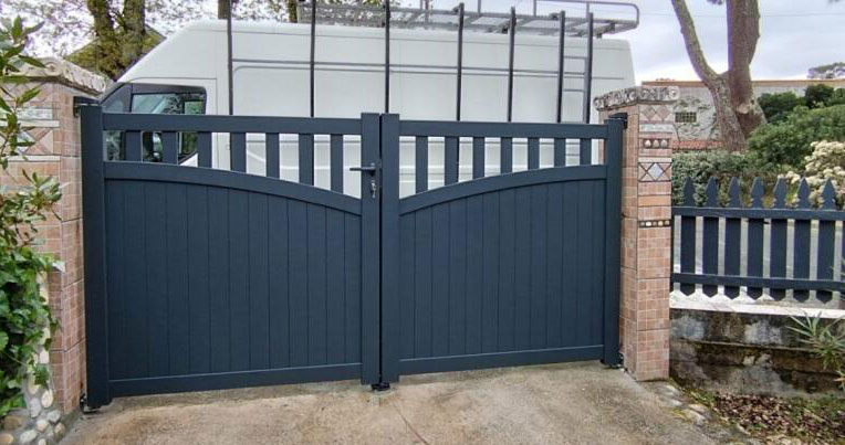 Remplacement d’un portail bois par un portail aluminium à Arcachon