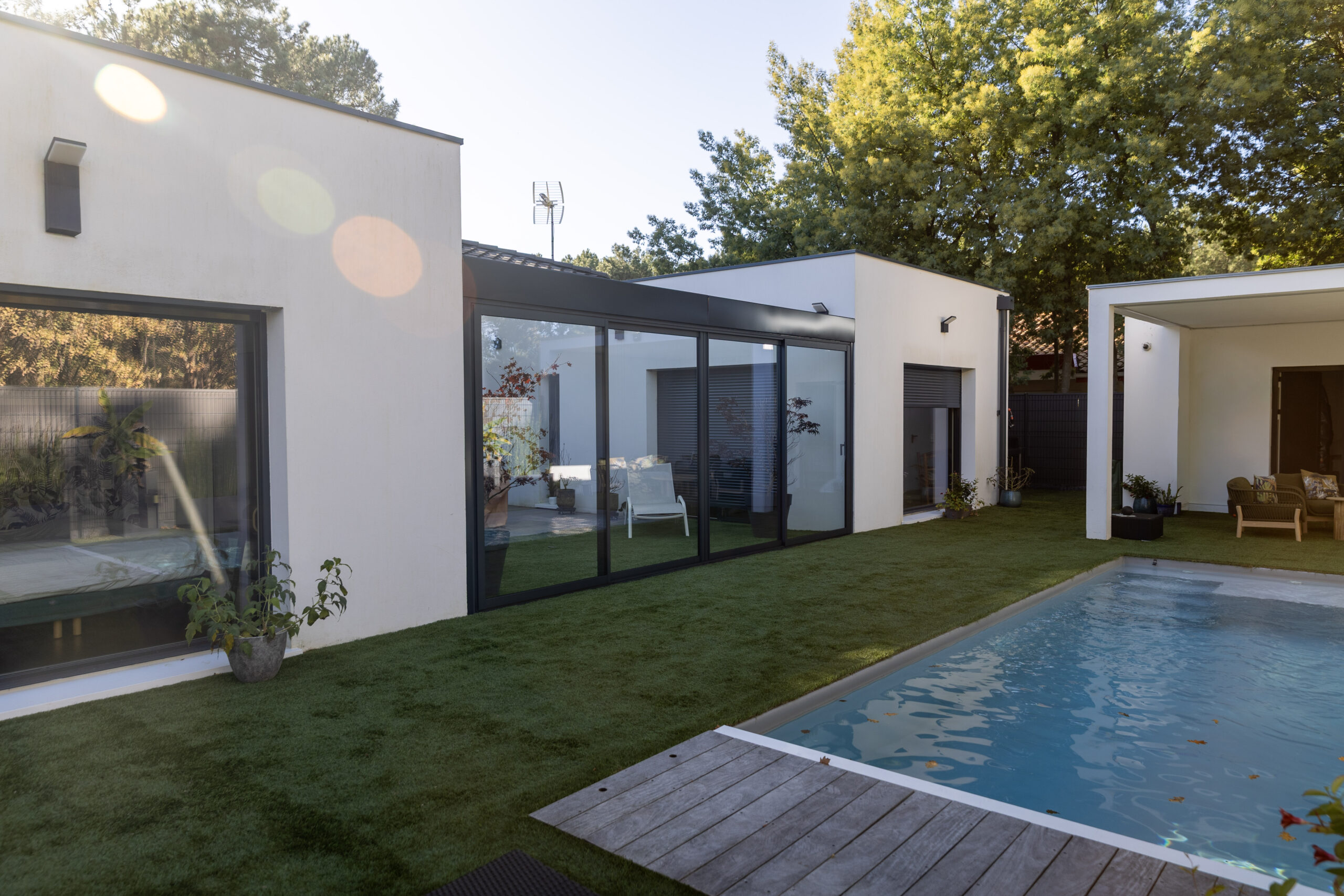 Maison contemporaine avec baies vitrées aluminium